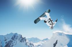 开云体育-中场之神的黄昏献祭，莫德里奇以全盛之姿，强行将宿命轮盘拨离那不勒斯轨道