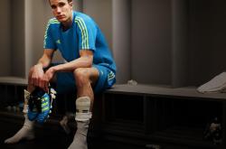 开云体育平台APP-王朝利刃击碎钢铁要塞，爱德华兹寒光一现定乾坤