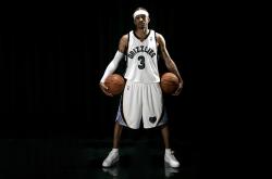 开云体育官网-银箭暗涌，新王加冕？梅赛德斯鏖战阿斯顿马丁，诺里斯惊艳四座