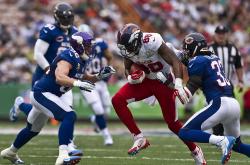 开云体育登录-同一夜晚，两种心跳，足球险胜与乒乓球惊艳背后的体育哲学