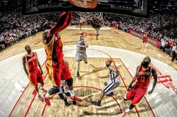 开云体育下载-世界不歇 纪录不止，巴黎深夜与历史天幕下的羽球魂