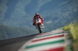 开云官方app入口-足球殿堂里的异色火焰，当基米希在伯纳乌升起唯一旗帜