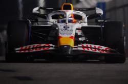 开云平台-迈凯伦险胜阿斯顿马丁，拉塞尔点燃赛场的简单介绍