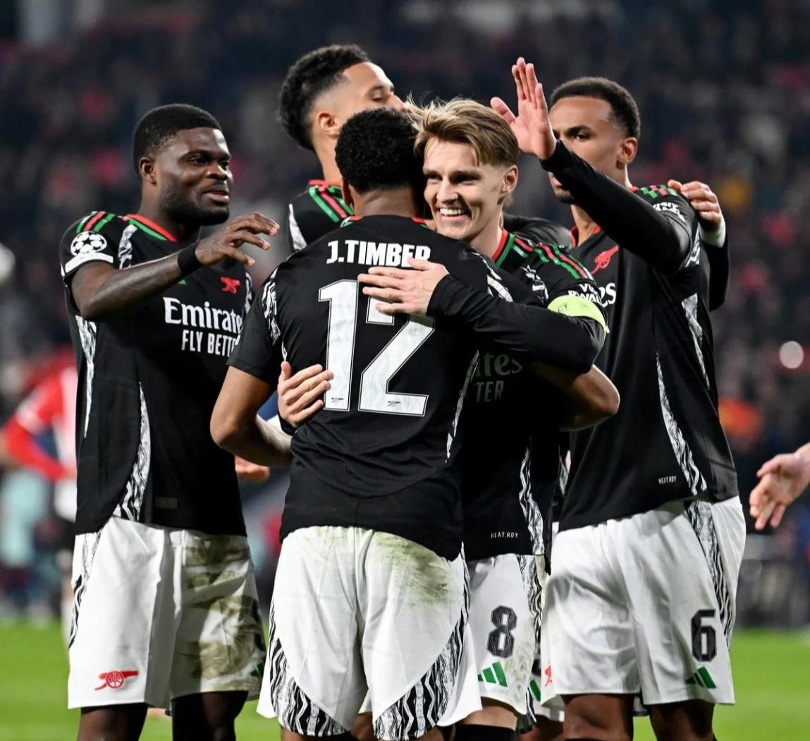 阿森纳球员团结一心：集体拼搏冲刺争冠