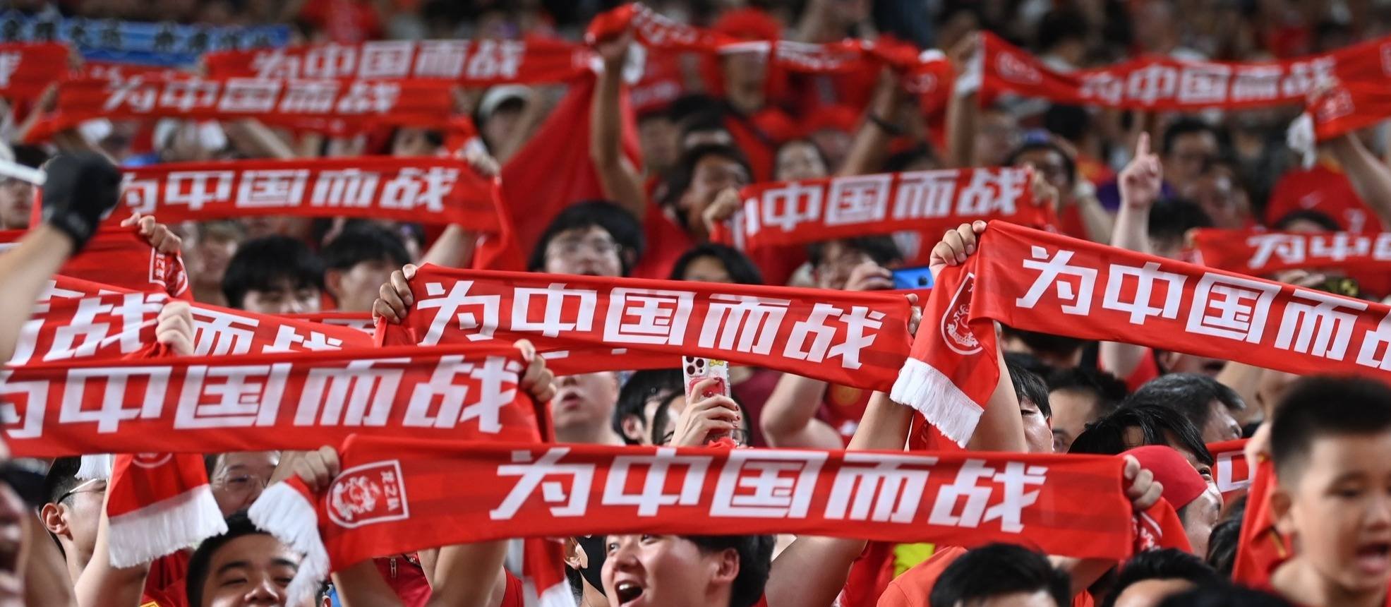 足球赛季火热展开，球队斗志高昂