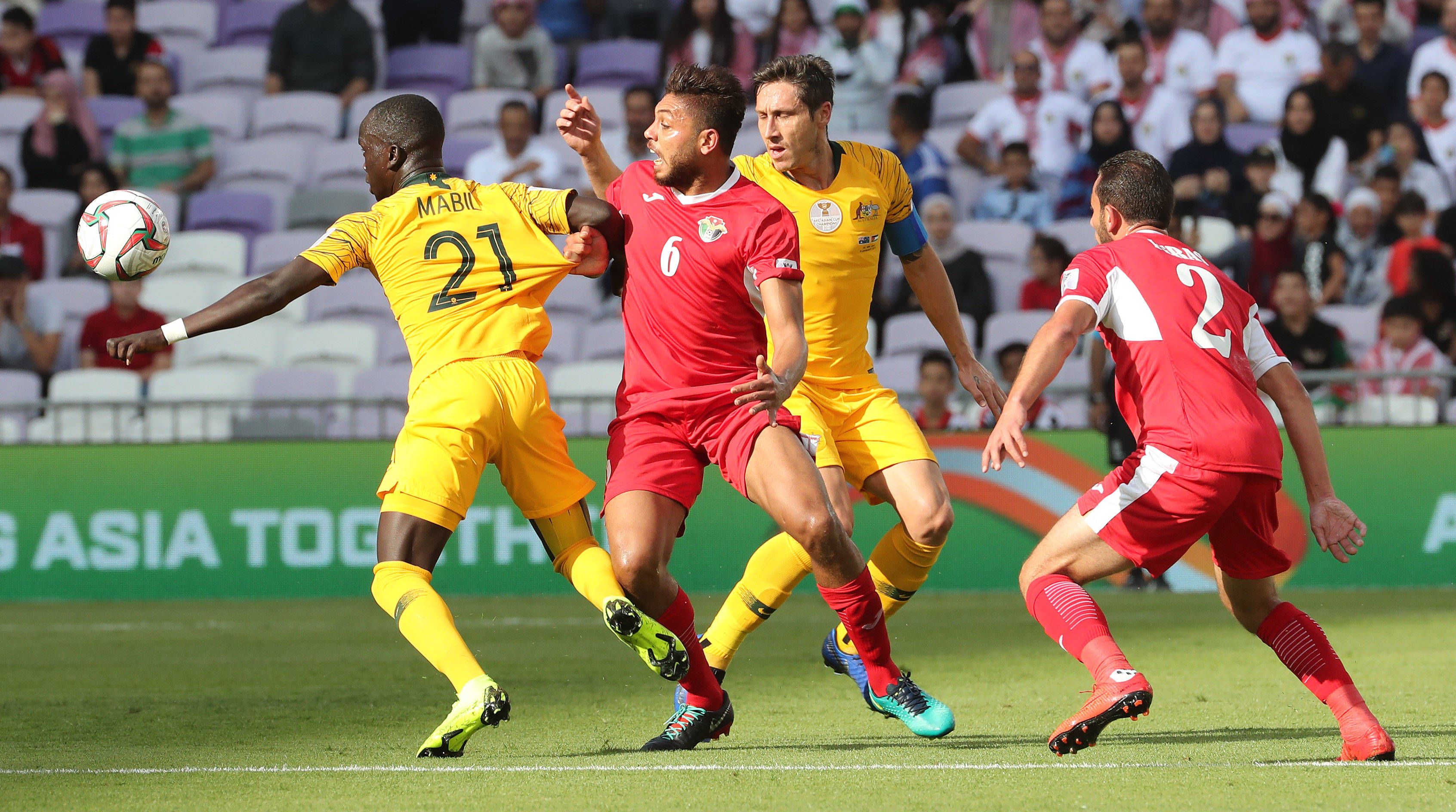 澳大利亚运动员巅峰表现，获得胜利