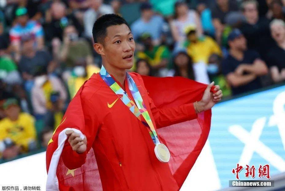 俄罗斯选手名震一方，技压群雄夺得奖牌称雄