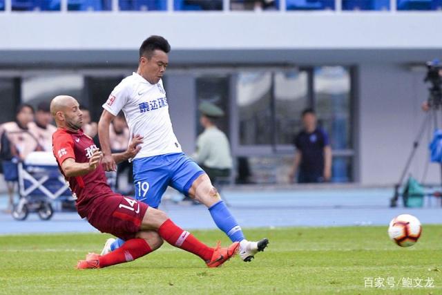 天津泰达客场逆转，终结两连败